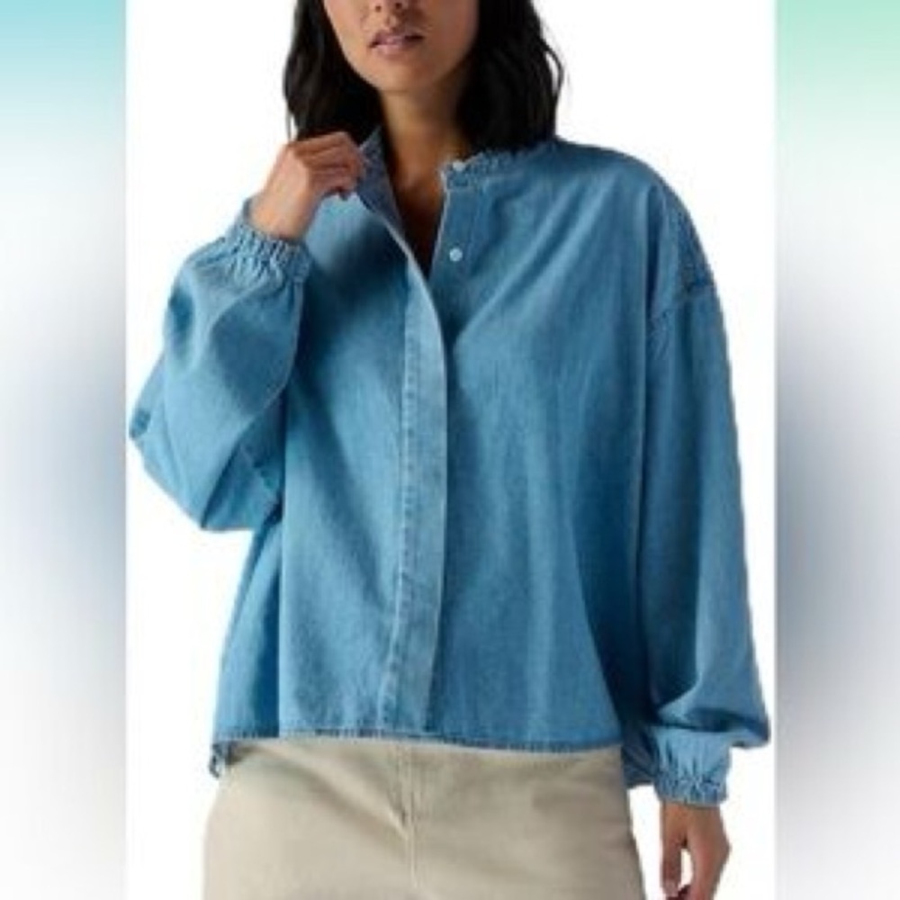 Basin + Range Light Blue Wash Ruffled Collar Denim Swing Shirt Women’s Medium